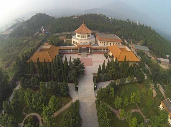 八角形結構的紀念堂